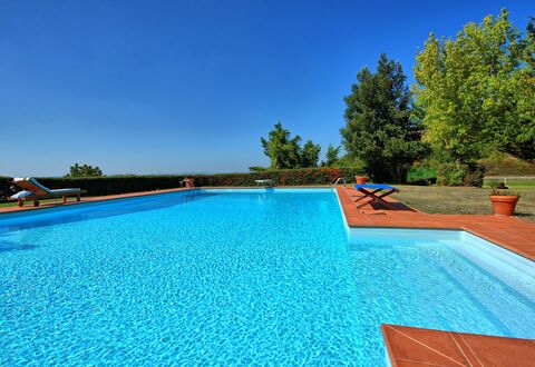 Gellino: Swimming Pool, Property, Leisure, Azure, Real Estate, Estate, Grass, House, Vacation, Villa