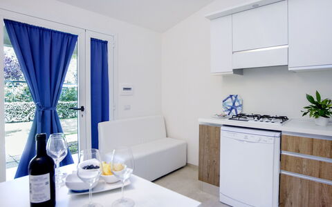 Accommodation:&nbsp;De Luxe Plus 140.3