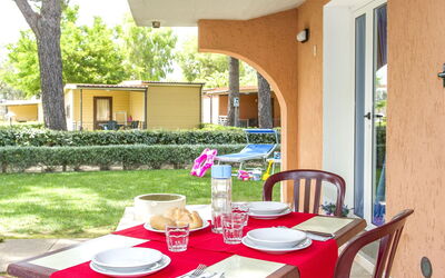 Accommodation:&nbsp;De Luxe Plus 140.3