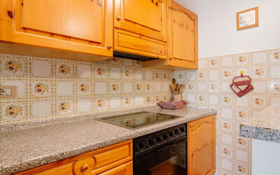 Accommodation:&nbsp;Apt 18 270.18