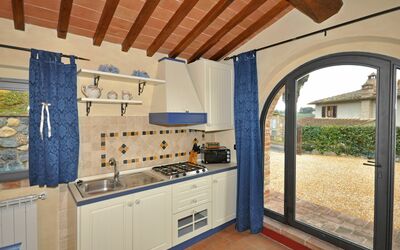 Ortensia: Property, Room, Building, House, Architecture, Kitchen, Real Estate, Home, Ceiling, Furniture