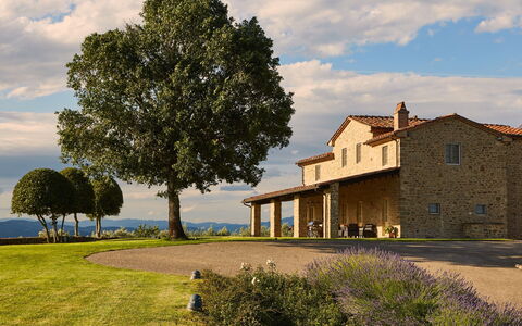 Villa Agazzi: Property, House, Home, Sky, Tree, Estate, Building, Rural Area, Farmhouse, Real Estate