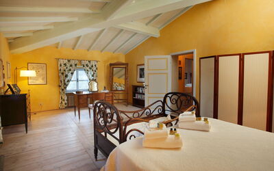 Accommodation:&nbsp;Magnolia