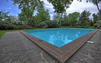Castello Viterbese: Swimming Pool, Property, Water, Real Estate, Rectangle, Reflecting Pool, Grass, Leisure, House, Water Feature