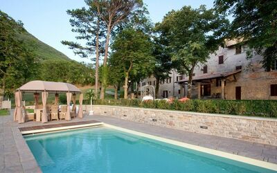 Villa Gubbio: Swimming Pool, Property, House, Building, Estate, Real Estate, Home, Villa, Resort, Leisure