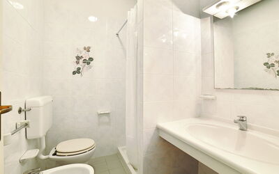 Accommodation:&nbsp;Altaluna 100.5