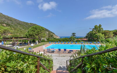 Accommodation:&nbsp;Altaluna 100.5