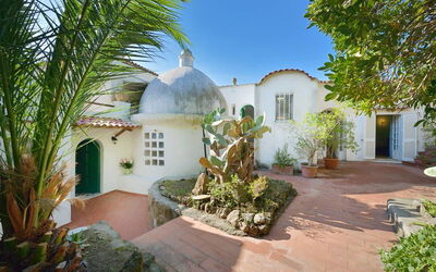 Accommodation:&nbsp;Galatea
