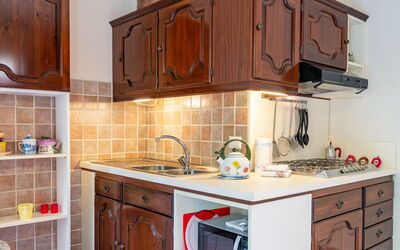 Accommodation:&nbsp;Atelier 100.2