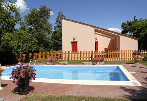 Casa Laura: Property, House, Building, Swimming Pool, Real Estate, Home, Villa, Architecture, Residential Area, Facade