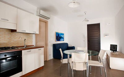 Accommodation:&nbsp;Dolce Mare 6