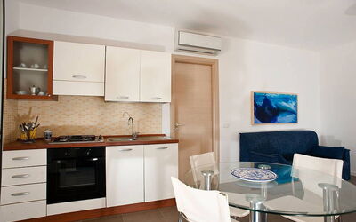 Accommodation:&nbsp;Dolce Mare 6