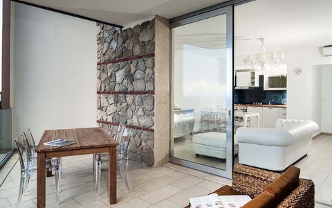 Accommodation:&nbsp;Isola Bella 2