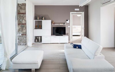 Accommodation:&nbsp;Isola Bella 1