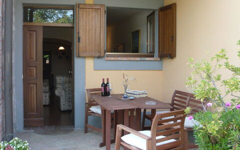Le Querce Di Campocane: Room, Property, Furniture, Building, House, Interior Design, Table, Real Estate, Floor, Home