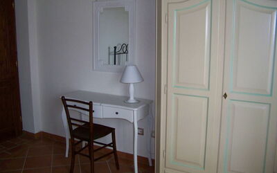 Particular bedroom n. 2 - wardrobe and desk