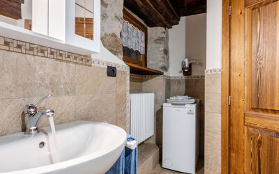 Accommodation:&nbsp;Les Cors 100.1