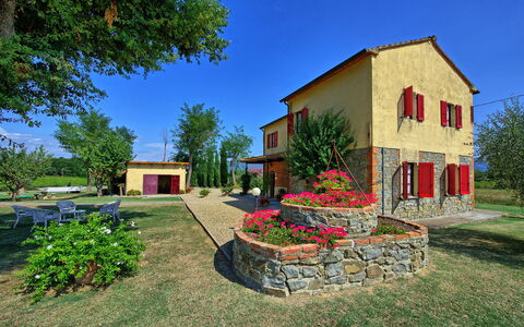 Casa Catia: Property, House, Home, Real Estate, Building, Land Lot, Tree, Rural Area, Cottage, Yard