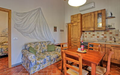 Accommodation:&nbsp;Carraia